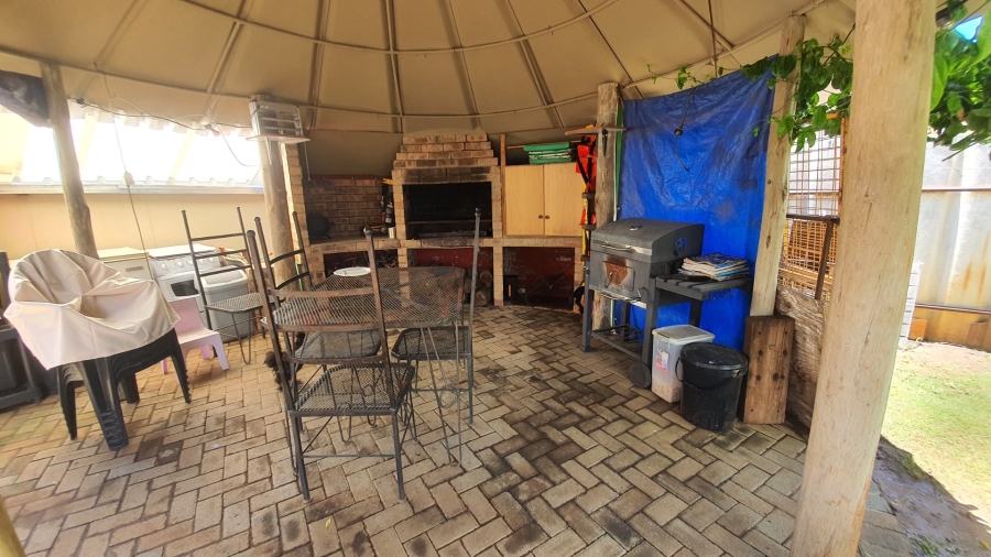 4 Bedroom Property for Sale in Fleurdal Free State